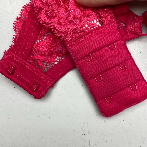 NWOT VS RED "Dream Angels" Perfect Coverage, 36D. *P1007 - Picture 6 of 6